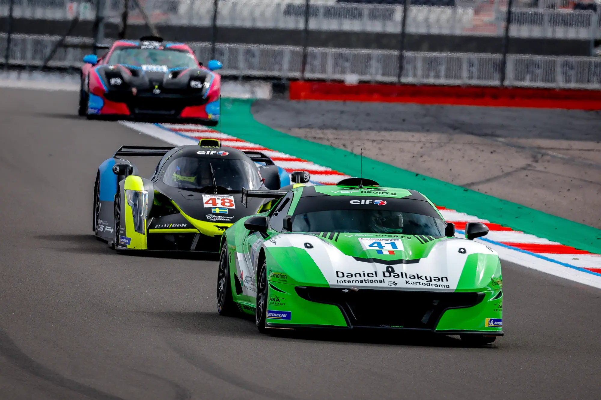 El #41 por delante en Silverstone
