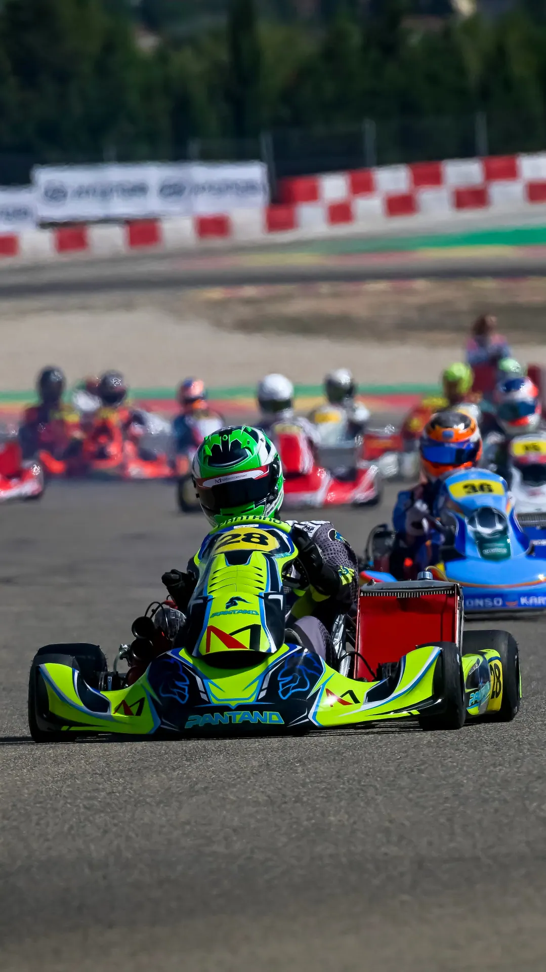 Daniel Dallakyan liderando en Motorland Aragón
